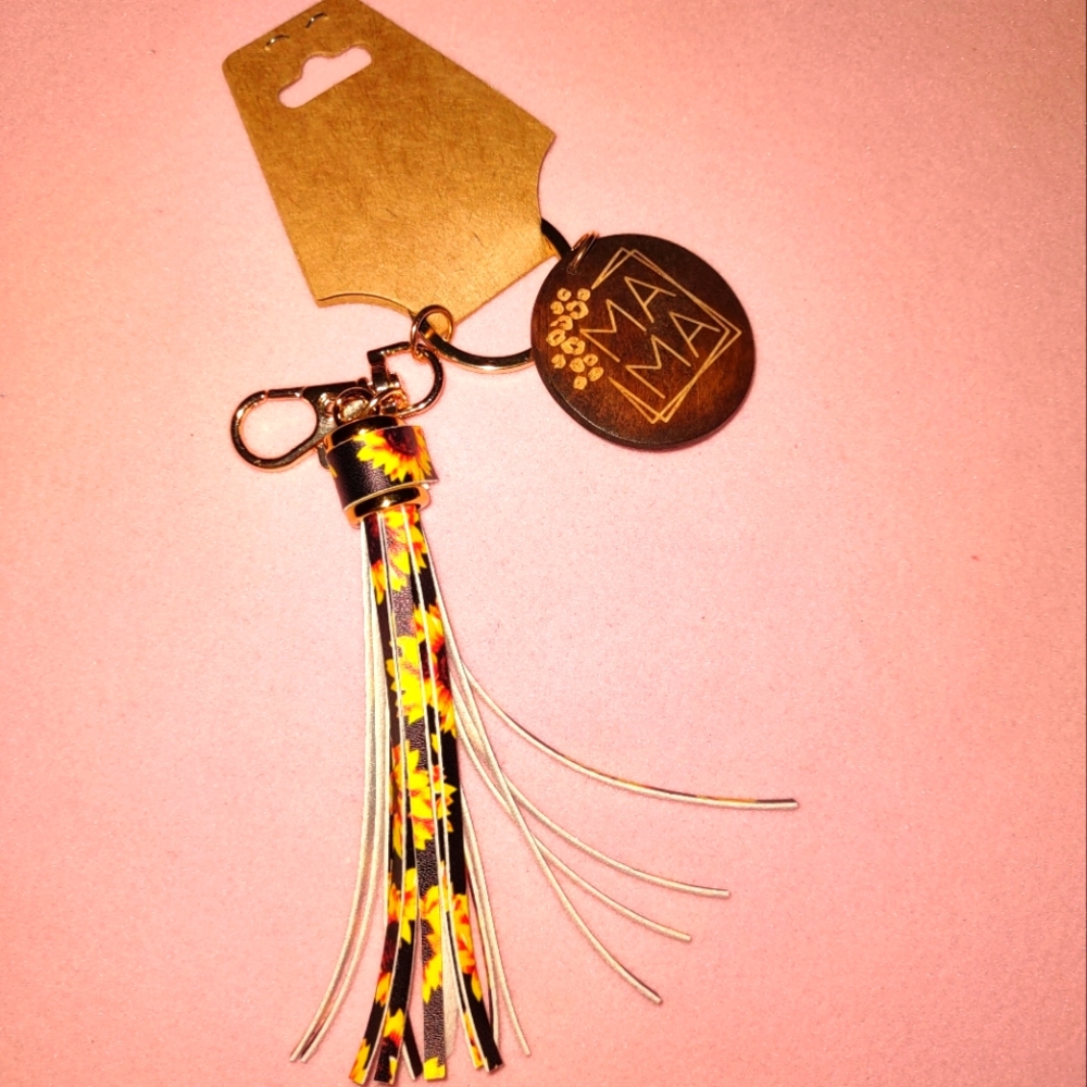 "Mama" w/ Sunflowers Keychain